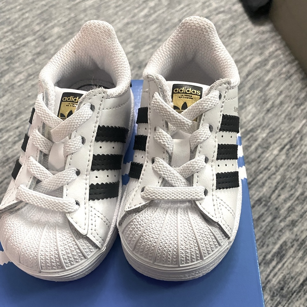 Baby Adidas. 5c.